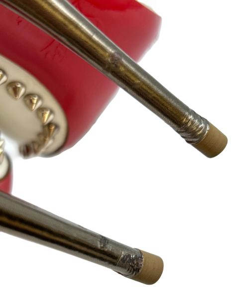 Christian Louboutin（クリスチャン・ルブタン）Christian Louboutin (クリスチャン・ルブタン) Christian Louboutin　スタッズパンプス ホワイト サイズ:36 1/2の古着・服飾アイテム