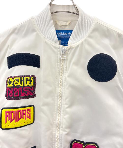 adidas（アディダス）adidas (アディダス) adidas　ボンバージャケット ホワイトの古着・服飾アイテム