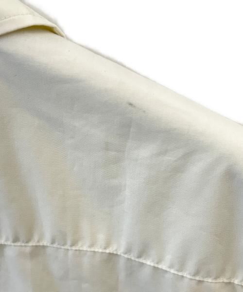 HUF（ハフ）HUF (ハフ) HUF　半袖刺繍シャツ ホワイト サイズ:Ｓの古着・服飾アイテム