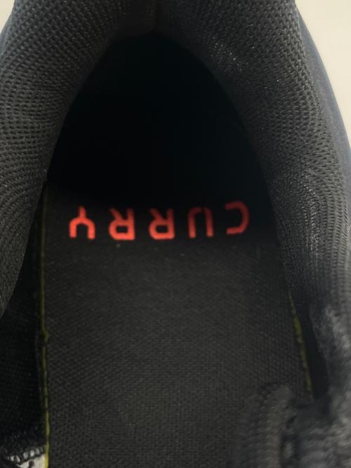 UNDER ARMOUR（アンダーアーマー）UNDER ARMOUR (アンダーアーマー) UNDER ARMOUR　CURRY HOVR SPLASH 2　ミッドカットスニーカー ホワイト×ブラック サイズ:27.5の古着・服飾アイテム