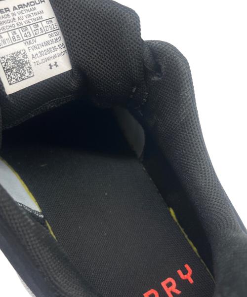 UNDER ARMOUR（アンダーアーマー）UNDER ARMOUR (アンダーアーマー) UNDER ARMOUR　CURRY HOVR SPLASH 2　ミッドカットスニーカー ホワイト×ブラック サイズ:27.5の古着・服飾アイテム
