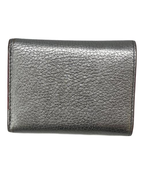 MIU MIU（ミュウミュウ）MIU MIU (ミュウミュウ) MIU MIU  マドラスラブ 3つ折り財布 シルバーの古着・服飾アイテム