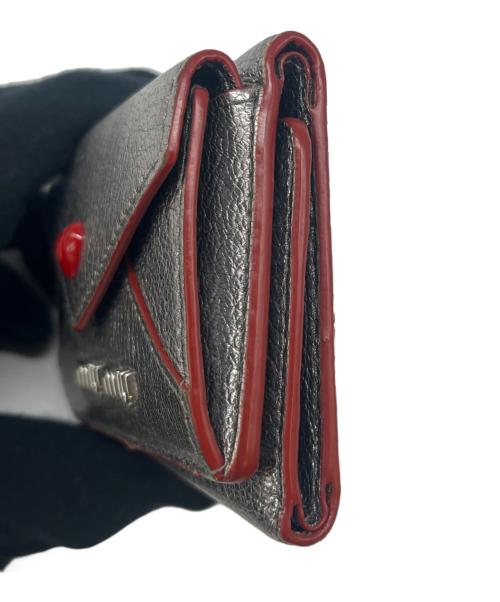 MIU MIU（ミュウミュウ）MIU MIU (ミュウミュウ) MIU MIU  マドラスラブ 3つ折り財布 シルバーの古着・服飾アイテム