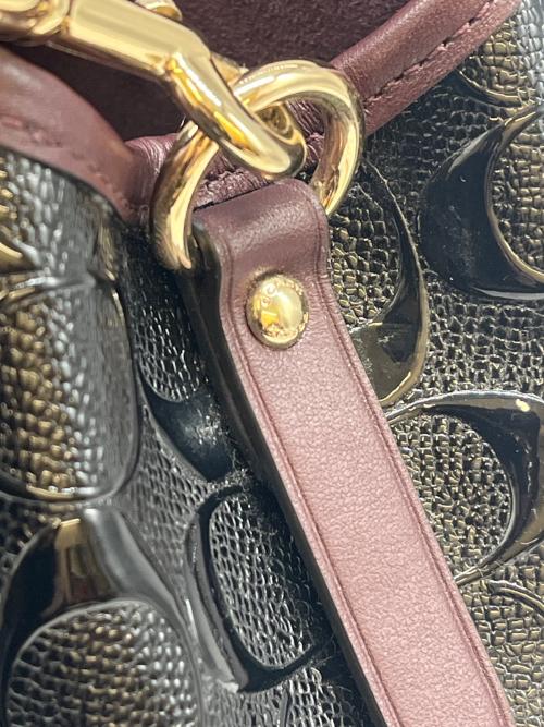 COACH（コーチ）COACH (コーチ) COACH  デボスド シグネチャー パテントレザー スモールマーゴット キャリーオール 2WAYバッグ ブラウン×ブラックの古着・服飾アイテム