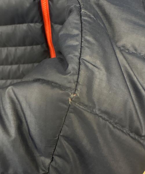 Patagonia（パタゴニア）Patagonia (パタゴニア) Patagonia　ダウンジャケット ネイビー×レッド サイズ:Mの古着・服飾アイテム