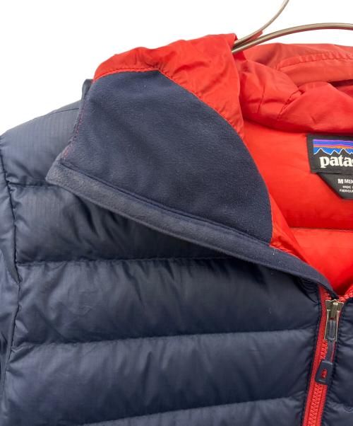 Patagonia（パタゴニア）Patagonia (パタゴニア) Patagonia　ダウンジャケット ネイビー×レッド サイズ:Mの古着・服飾アイテム