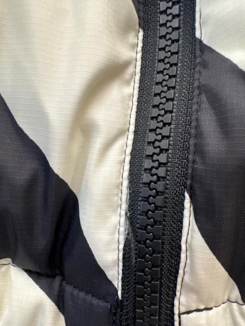 F.C.R.B.(F.C.Real Bristol)（エフシーアールビー）F.C.R.B.(F.C.Real Bristol) (エフシーアールビー) F.C.R.B.(F.C.Real Bristol) 　STAND COLLAR DOWN JACKET ホワイト×ブラック サイズ:XLの古着・服飾アイテム