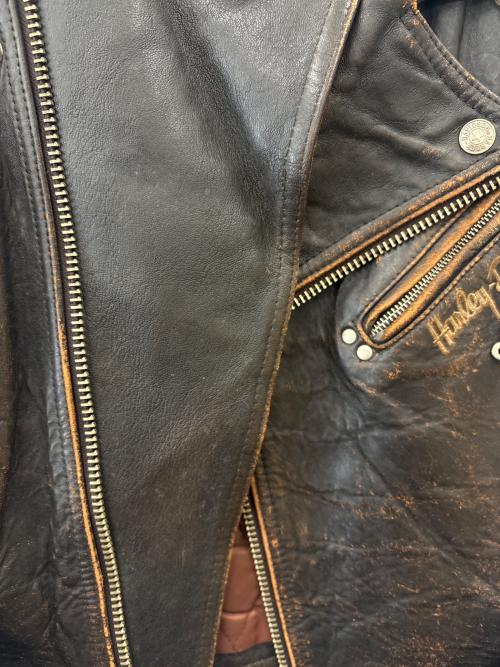 HARLEY-DAVIDSON（ハーレーダビッドソン）HARLEY-DAVIDSON (ハーレーダビッドソン) HARLEY-DAVIDSON　ダブルライダースベスト ブラウン サイズ:Ｍの古着・服飾アイテム