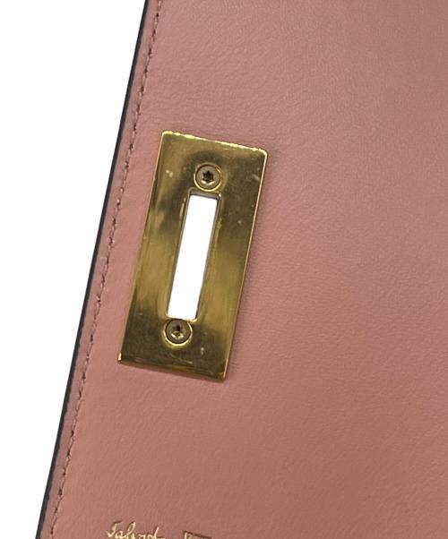 Salvatore Ferragamo（サルヴァトーレ フェラガモ）Salvatore Ferragamo (サルヴァトーレ フェラガモ) Salvatore Ferragamo 　2つ折り財布 ピンクの古着・服飾アイテム