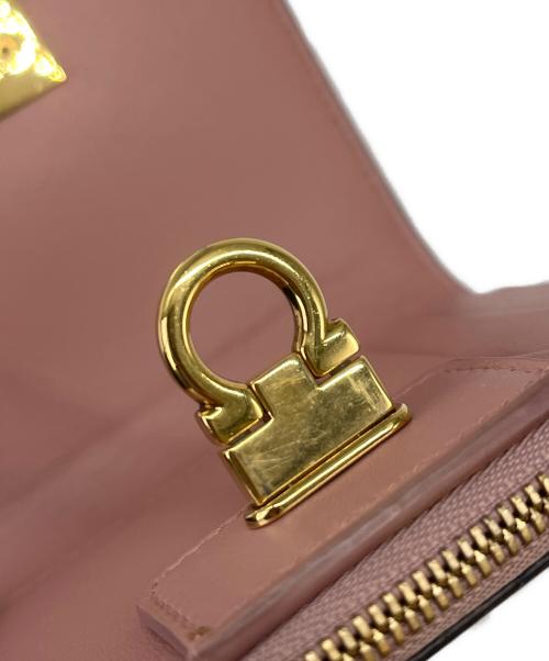 Salvatore Ferragamo（サルヴァトーレ フェラガモ）Salvatore Ferragamo (サルヴァトーレ フェラガモ) Salvatore Ferragamo 　2つ折り財布 ピンクの古着・服飾アイテム