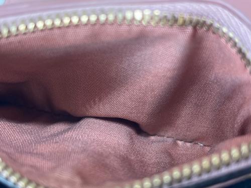 Salvatore Ferragamo（サルヴァトーレ フェラガモ）Salvatore Ferragamo (サルヴァトーレ フェラガモ) Salvatore Ferragamo 　2つ折り財布 ピンクの古着・服飾アイテム