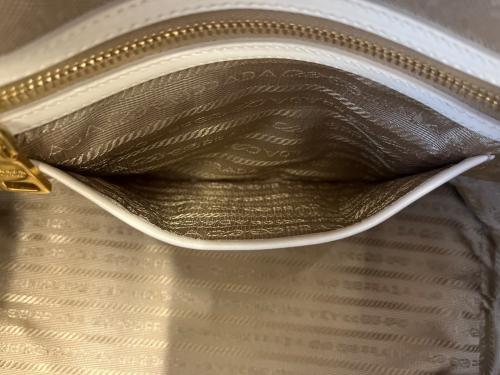 PRADA（プラダ）PRADA (プラダ) PRADA 2WAYバッグ ベージュの古着・服飾アイテム