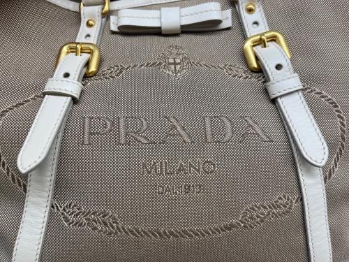 PRADA（プラダ）PRADA (プラダ) PRADA 2WAYバッグ ベージュの古着・服飾アイテム
