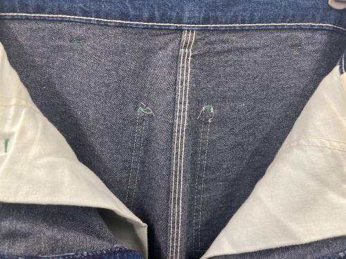 OSH KOSH（オシュコシュ）OSH KOSH (オシュコシュ) OSH KOSH　ペインターパンツ　米国製 インディゴ サイズ:30/34の古着・服飾アイテム