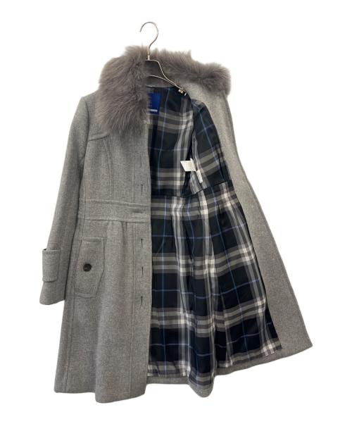 BURBERRY BLUE LABEL（バーバリー ブルー レーベル）BURBERRY BLUE LABEL (バーバリーロンドンブルーレーベル) BURBERRY BLUE LABEL  フォックスファー・アンゴラ混　ファー付コート グレー サイズ:40の古着・服飾アイテム