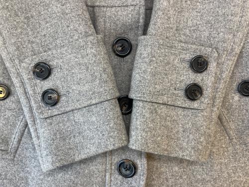 BURBERRY BLUE LABEL（バーバリー ブルー レーベル）BURBERRY BLUE LABEL (バーバリーロンドンブルーレーベル) BURBERRY BLUE LABEL  フォックスファー・アンゴラ混　ファー付コート グレー サイズ:40の古着・服飾アイテム