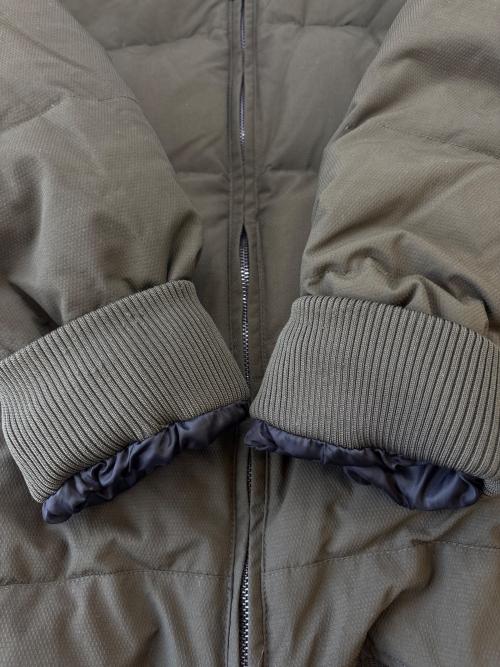 AKM（エーケーエム）AKM (エーケーエム) AKM　ダウンジャケット オリーブ サイズ:ＸＬの古着・服飾アイテム