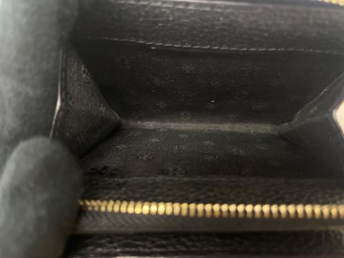 TORY BURCH（トリーバーチ）TORY BURCH (トリーバーチ) TORY BURCH 　2つ折り財布 ブラックの古着・服飾アイテム