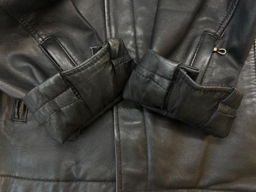 KATHARINE HAMNETT（キャサリンハムネット）KATHARINE HAMNETT (キャサリンハムネット) KATHARINE HAMNETT　シープスキンフーディージャケット ブラック サイズ:XLの古着・服飾アイテム