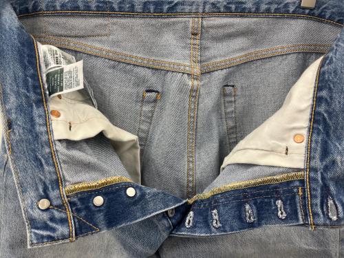 LEVI'S PReMIUM（リーバイス プレミアム）LEVI'S PReMIUM (リーバイス プレミアム) LEVI'S PReMIUM 　501デニムパンツ　赤耳 リペア加工 インディゴ サイズ:W32 L32の古着・服飾アイテム
