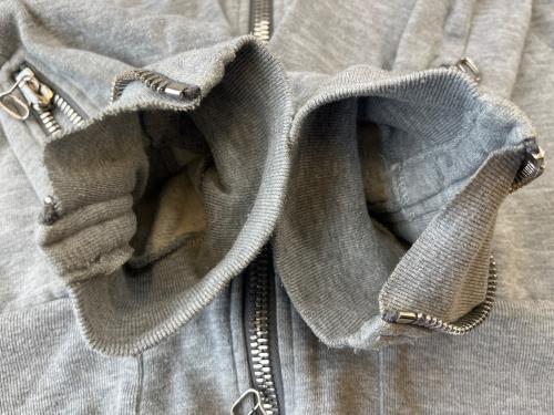 BALMAIN（バルマン）BALMAIN (バルマン) BALMAIN　ダメージ加工ジップパーカー グレー サイズ:XSの古着・服飾アイテム