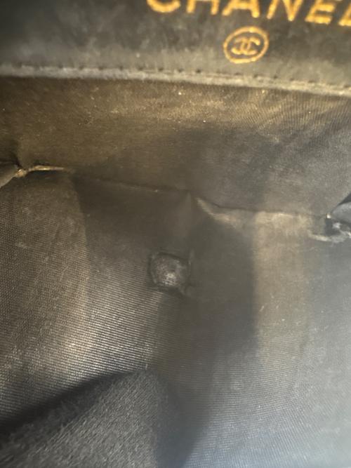 CHANEL（シャネル）CHANEL (シャネル) CHANEL ココマーク  キャビアスキン  2つ折り財布 ネイビーの古着・服飾アイテム