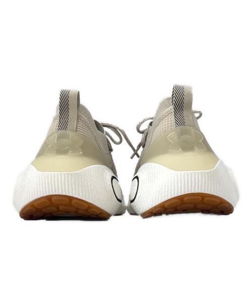 UNDER ARMOUR（アンダーアーマー）UNDER ARMOUR (アンダーアーマー) UNDER ARMOUR　ローカットスニーカー ベージュ サイズ:27.5の古着・服飾アイテム