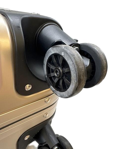 ZERO HALLIBURTON（ゼロ ハリバートン）ZERO HALLIBURTON (ゼロ ハリバートン) ZERO HALLIBURTON　Geo Aluminum3.0　スーツケースの古着・服飾アイテム