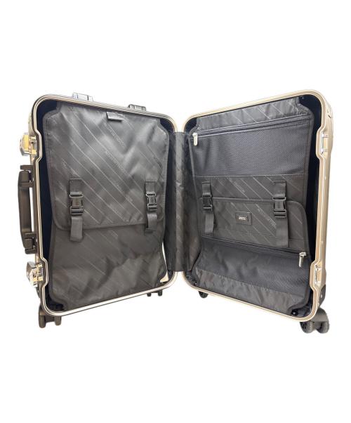 ZERO HALLIBURTON（ゼロ ハリバートン）ZERO HALLIBURTON (ゼロ ハリバートン) ZERO HALLIBURTON　Geo Aluminum3.0　スーツケースの古着・服飾アイテム