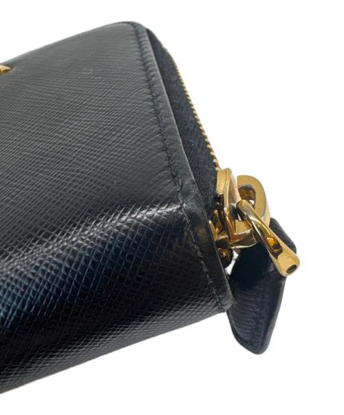 PRADA（プラダ）PRADA (プラダ) PRADA 　サフィアーノ 　2つ折り財布 ブラックの古着・服飾アイテム