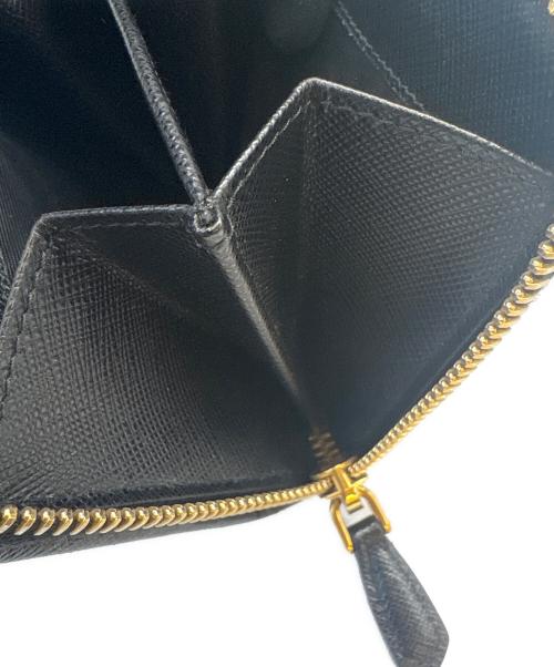 PRADA（プラダ）PRADA (プラダ) PRADA 　サフィアーノ 　2つ折り財布 ブラックの古着・服飾アイテム