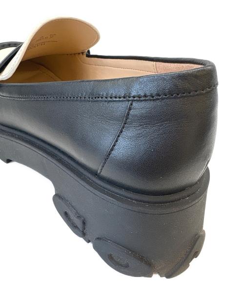 COACH（コーチ）COACH (コーチ) COACH　ルーシーローファー ブラック×アイボリー サイズ:23.5の古着・服飾アイテム