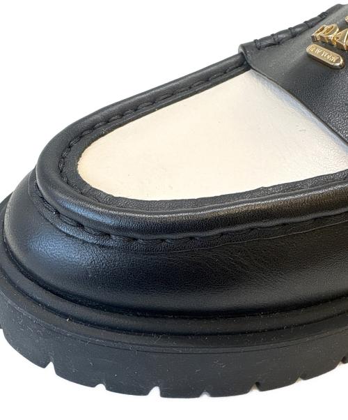 COACH（コーチ）COACH (コーチ) COACH　ルーシーローファー ブラック×アイボリー サイズ:23.5の古着・服飾アイテム