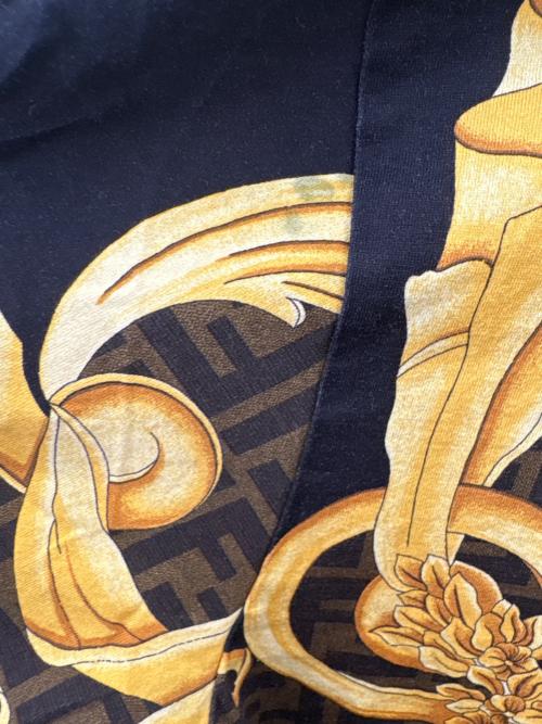 FENDI（フェンディ）FENDI (フェンディ) VERSACE (ヴェルサーチェ) FENDI　VERSACE　半袖カットソー ブラック×イエロー サイズ:Sの古着・服飾アイテム