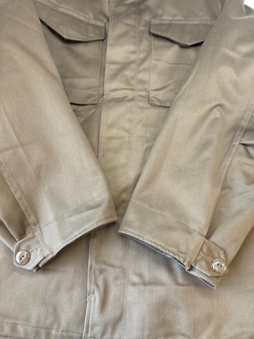 HEERESEIGENTUM（オーストリア軍）HEERESEIGENTUM (オーストリア軍) HEERESEIGENTUM　ジャケット カーキ サイズ:88-92の古着・服飾アイテム