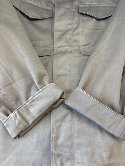 HEERESEIGENTUM（オーストリア軍）HEERESEIGENTUM (オーストリア軍) HEERESEIGENTUM　ジャケット カーキ サイズ:88-92の古着・服飾アイテム