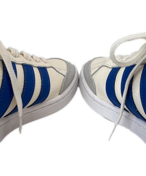 adidas（アディダス）adidas (アディダス) adidas　ローカットスニーカー アイボリー×ブルー サイズ:26の古着・服飾アイテム