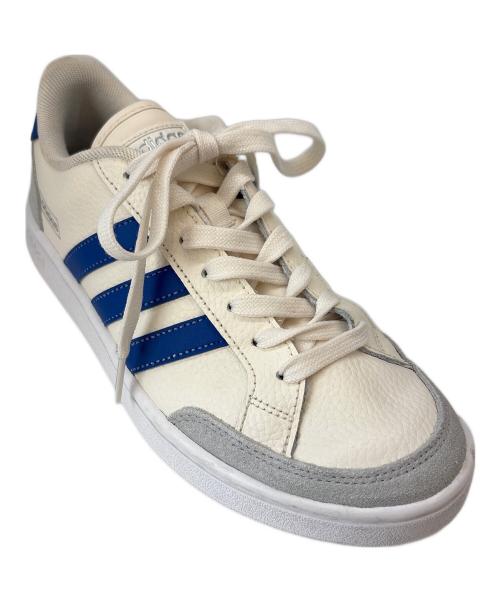adidas（アディダス）adidas (アディダス) adidas　ローカットスニーカー アイボリー×ブルー サイズ:26の古着・服飾アイテム
