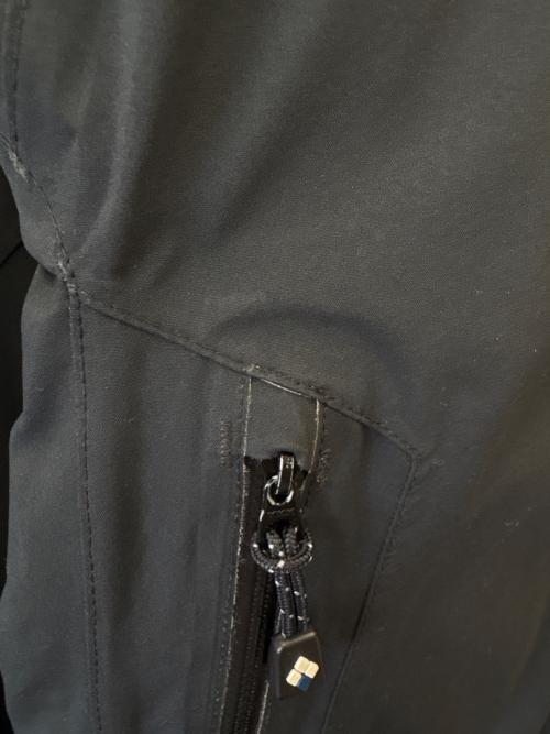 mont-bell（モンベル）mont-bell (モンベル) mont-bell　ストームパーカ ブラック サイズ:Mの古着・服飾アイテム