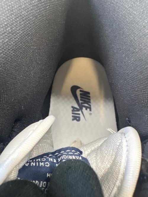 NIKE（ナイキ）NIKE (ナイキ) NIKE　Air Jordan 1 Retro High OG ホワイト×ネイビー サイズ:27.5の古着・服飾アイテム