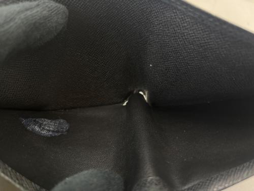 LOUIS VUITTON（ルイ ヴィトン）LOUIS VUITTON (ルイ ヴィトン) LOUIS VUITTON  タイガ　ポルトビエ 6 カルトクレディ  2つ折り財布の古着・服飾アイテム