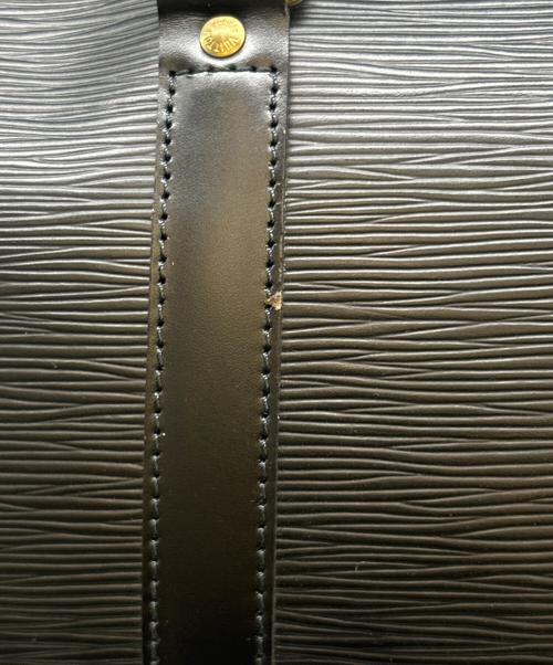 LOUIS VUITTON（ルイ ヴィトン）LOUIS VUITTON (ルイ ヴィトン) エピ　キーポル50　LOUIS VUITTON　ボストンバッグ ブラックの古着・服飾アイテム