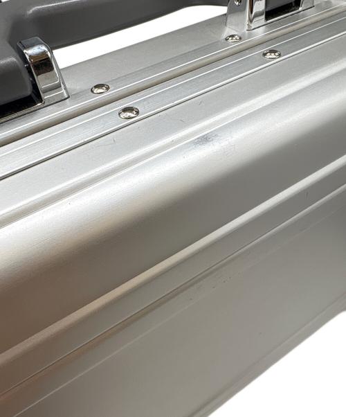 ZERO HALLIBURTON（ゼロ ハリバートン）ZERO HALLIBURTON (ゼロ ハリバートン) ZERO HALLIBURTON アタッシュケース グレーの古着・服飾アイテム