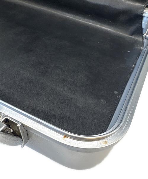 ZERO HALLIBURTON（ゼロ ハリバートン）ZERO HALLIBURTON (ゼロ ハリバートン) ZERO HALLIBURTON　アタッシュケース グレーの古着・服飾アイテム