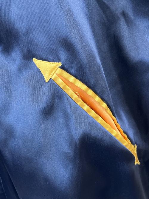 東洋エンタープライズ（トウヨウエンタープライズ）東洋エンタープライズ (トウヨウエンタープライズ) 東洋エンタープライズ　365 TH COMM RECON　リバーシブルスカジャン ネイビー×ベージュ サイズ:Lの古着・服飾アイテム