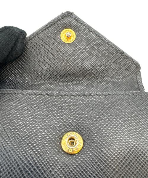 PRADA（プラダ）PRADA (プラダ) PRADA 　サフィアーノ 　3つ折り財布 ブラックの古着・服飾アイテム
