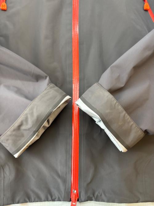 HAGLOFS（ホグロフス）HAGLOFS (ホグロフス) HAGLOFS　GORE-TEX　マウンテンパーカー グレー サイズ:Sの古着・服飾アイテム