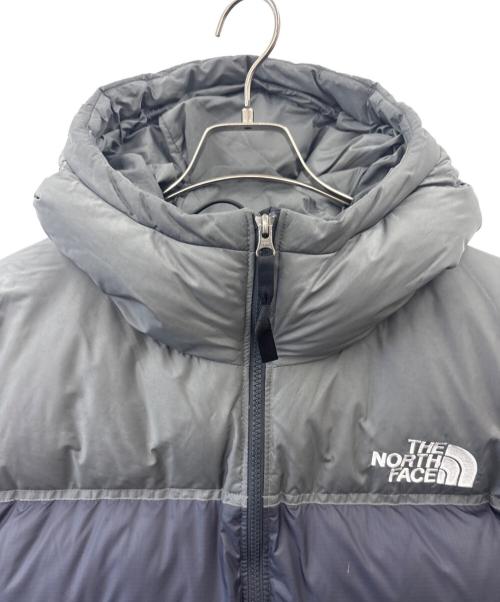 THE NORTH FACE（ザ ノース フェイス）THE NORTH FACE (ザ ノース フェイス) THE NORTH FACE　ヌプシフーディ　ダウンジャケット ネイビー×グレー サイズ:XLの古着・服飾アイテム