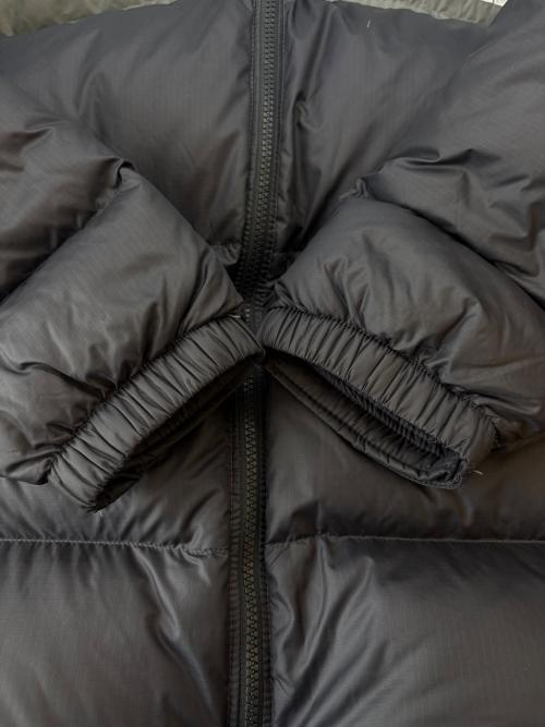 THE NORTH FACE（ザ ノース フェイス）THE NORTH FACE (ザ ノース フェイス) THE NORTH FACE　ヌプシフーディ　ダウンジャケット ネイビー×グレー サイズ:XLの古着・服飾アイテム