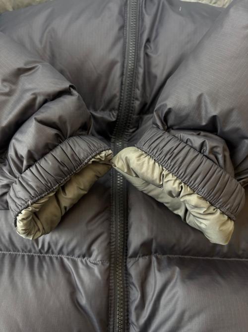 THE NORTH FACE（ザ ノース フェイス）THE NORTH FACE (ザ ノース フェイス) THE NORTH FACE　ヌプシフーディ　ダウンジャケット ネイビー×グレー サイズ:XLの古着・服飾アイテム